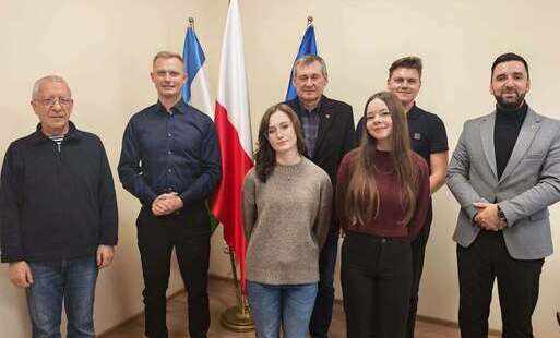 Zdjęcie do ŚLADAMI PAMIĘCI &ndash; młodzi odkrywają historię naszego miasta